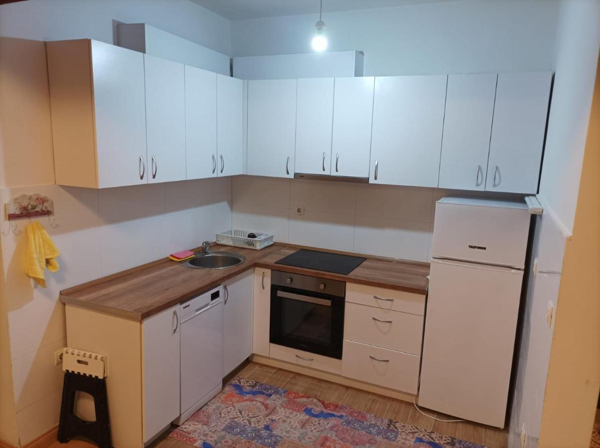 Two Rooms And Kitchen, Bathroom With Balcony Apartment Üsküp Dış mekan fotoğraf