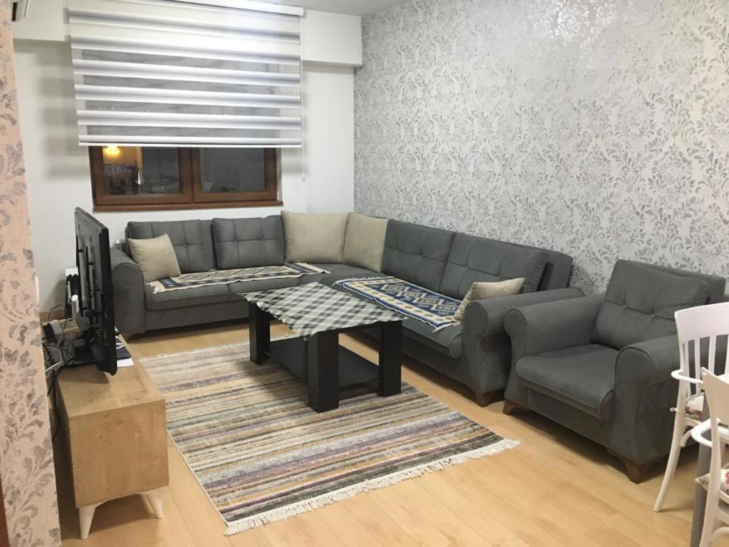 Two Rooms And Kitchen, Bathroom With Balcony Apartment Üsküp Dış mekan fotoğraf