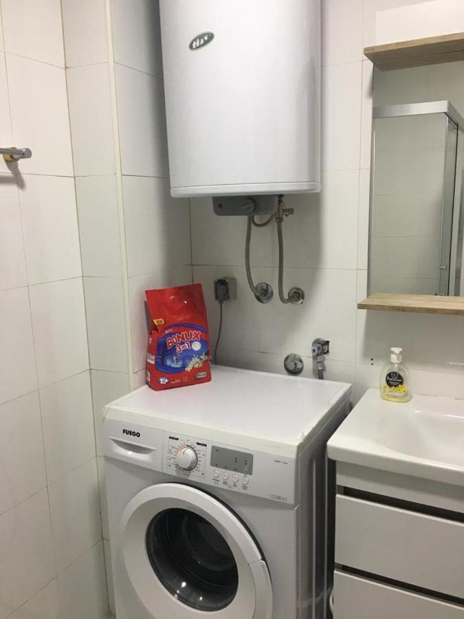 Two Rooms And Kitchen, Bathroom With Balcony Apartment Üsküp Dış mekan fotoğraf
