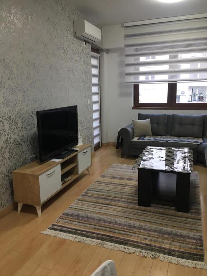 Two Rooms And Kitchen, Bathroom With Balcony Apartment Üsküp Dış mekan fotoğraf