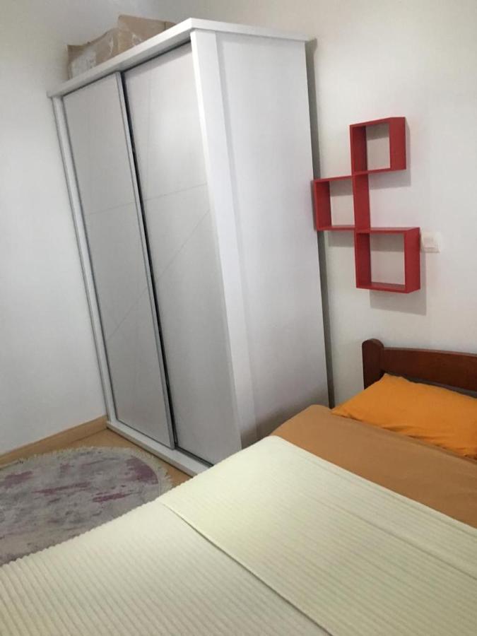 Two Rooms And Kitchen, Bathroom With Balcony Apartment Üsküp Dış mekan fotoğraf