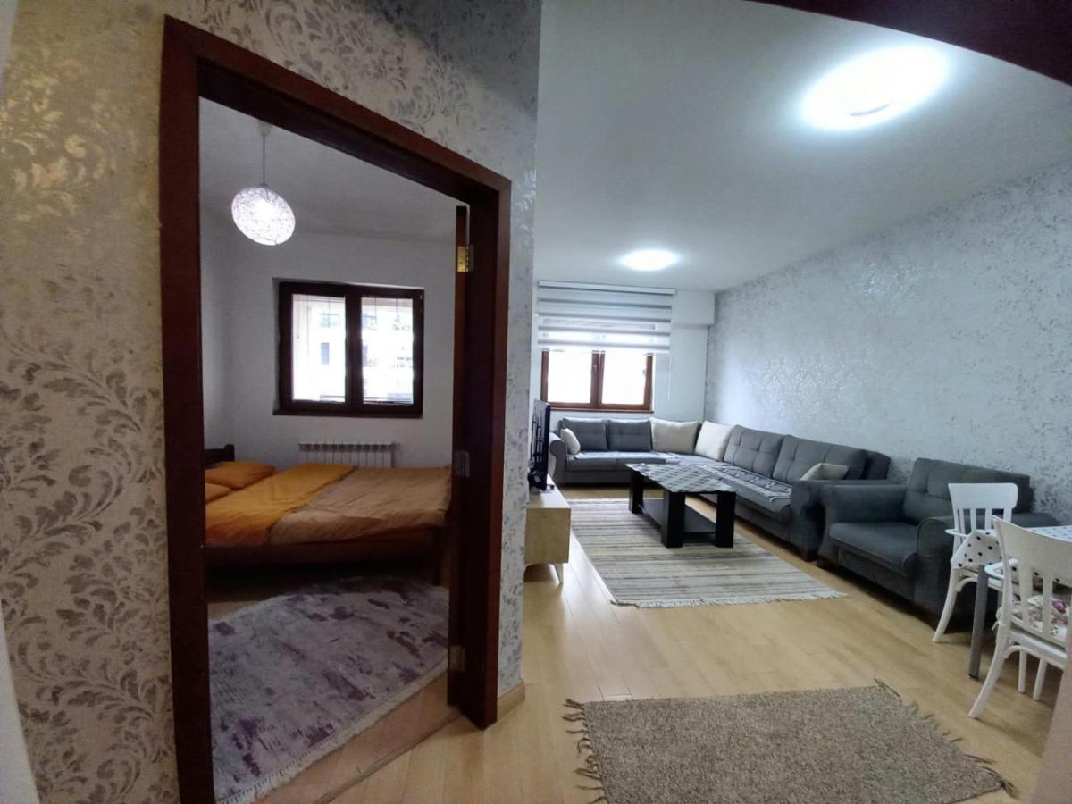 Two Rooms And Kitchen, Bathroom With Balcony Apartment Üsküp Dış mekan fotoğraf