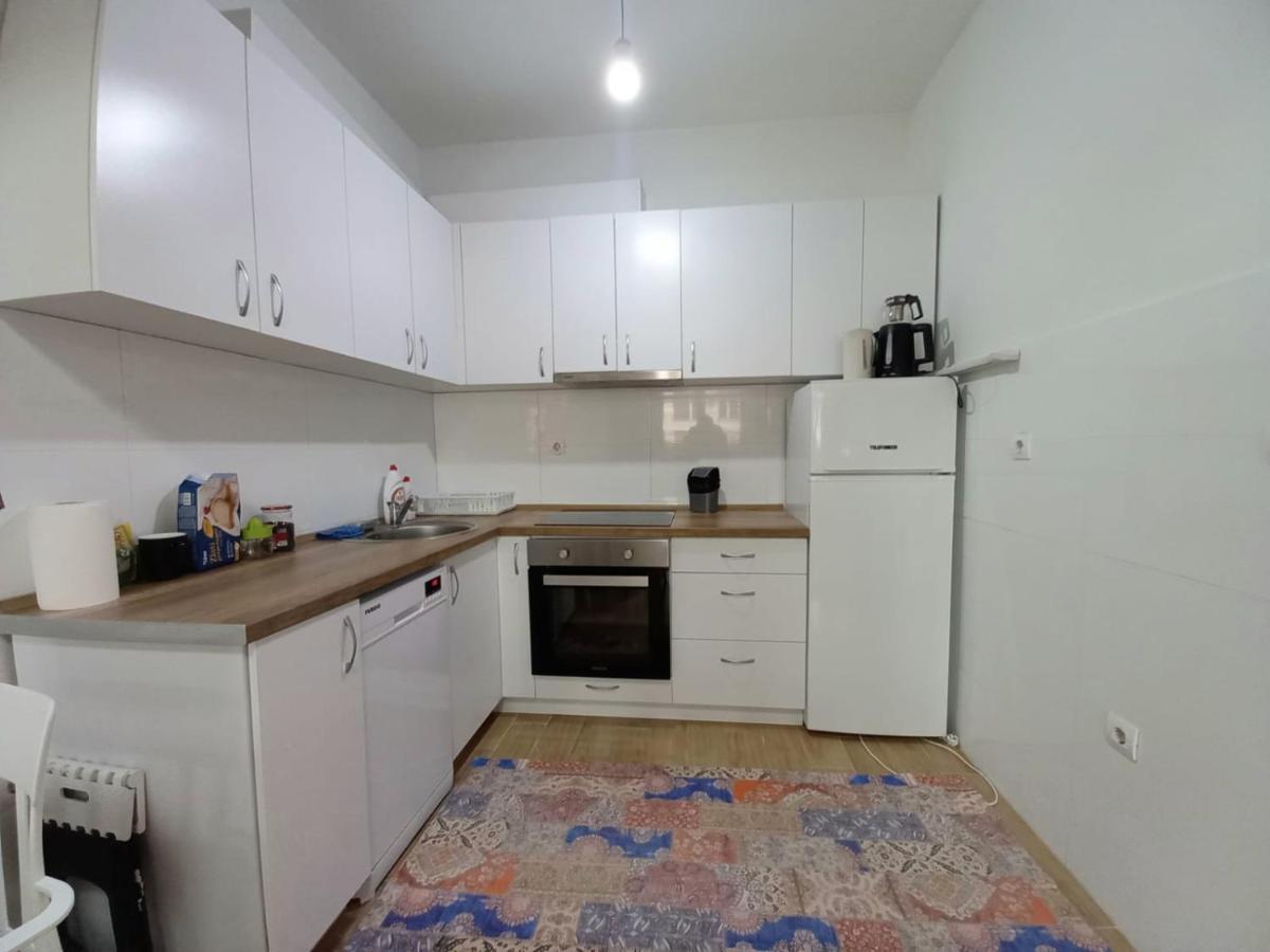 Two Rooms And Kitchen, Bathroom With Balcony Apartment Üsküp Dış mekan fotoğraf