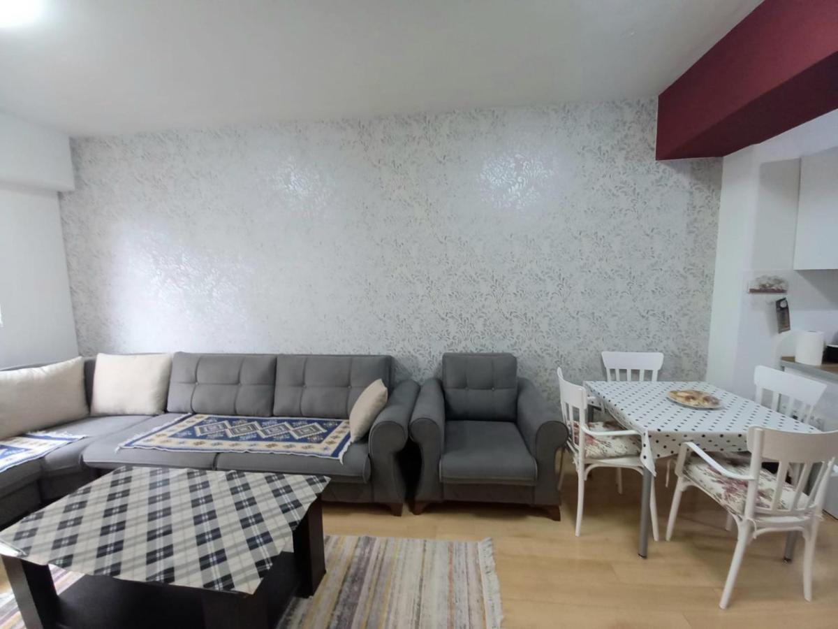 Two Rooms And Kitchen, Bathroom With Balcony Apartment Üsküp Dış mekan fotoğraf
