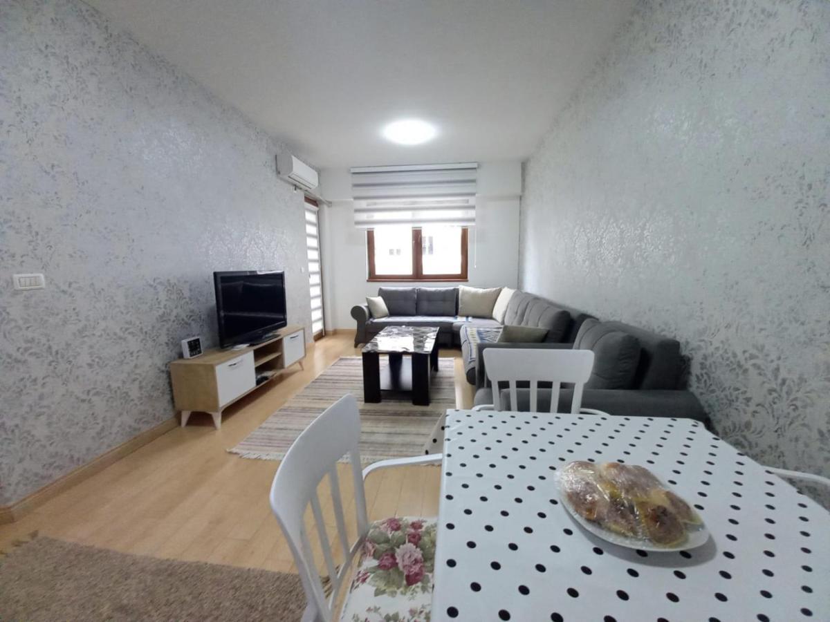 Two Rooms And Kitchen, Bathroom With Balcony Apartment Üsküp Dış mekan fotoğraf