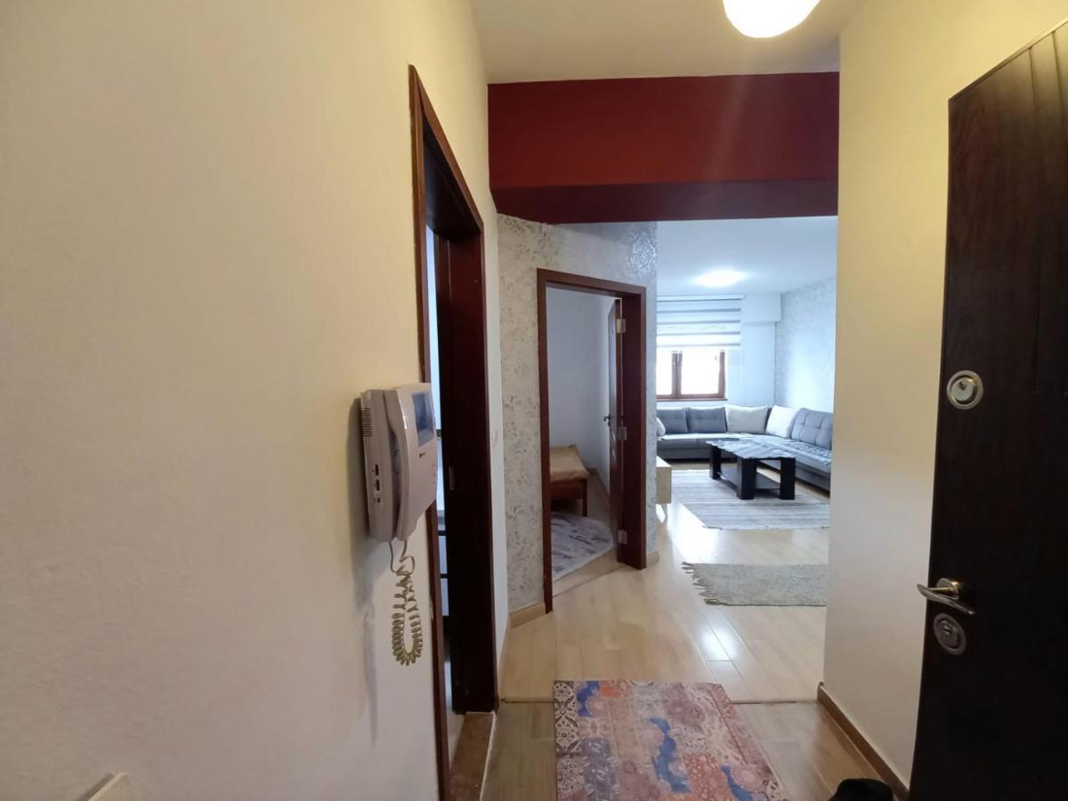 Two Rooms And Kitchen, Bathroom With Balcony Apartment Üsküp Dış mekan fotoğraf