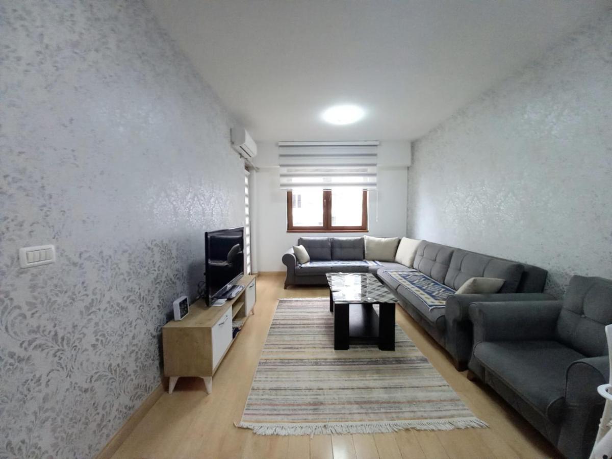 Two Rooms And Kitchen, Bathroom With Balcony Apartment Üsküp Dış mekan fotoğraf