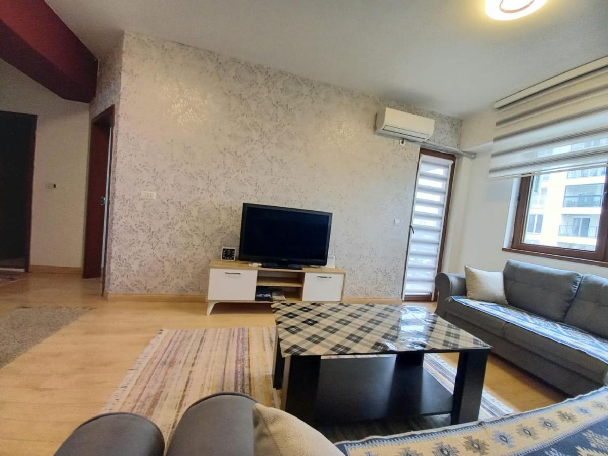 Two Rooms And Kitchen, Bathroom With Balcony Apartment Üsküp Dış mekan fotoğraf