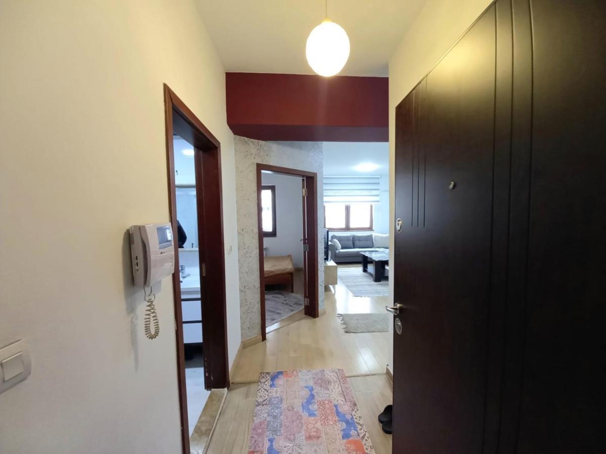 Two Rooms And Kitchen, Bathroom With Balcony Apartment Üsküp Dış mekan fotoğraf