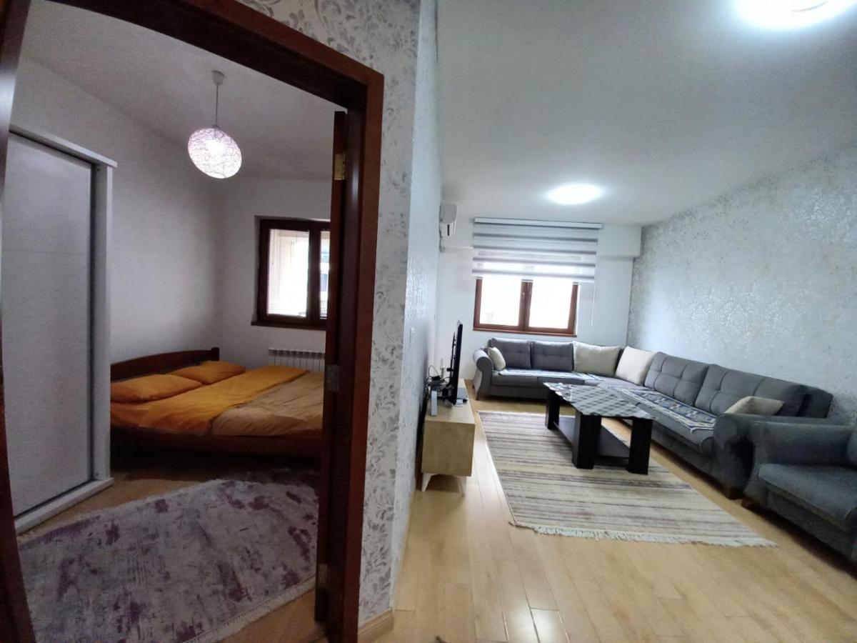Two Rooms And Kitchen, Bathroom With Balcony Apartment Üsküp Dış mekan fotoğraf